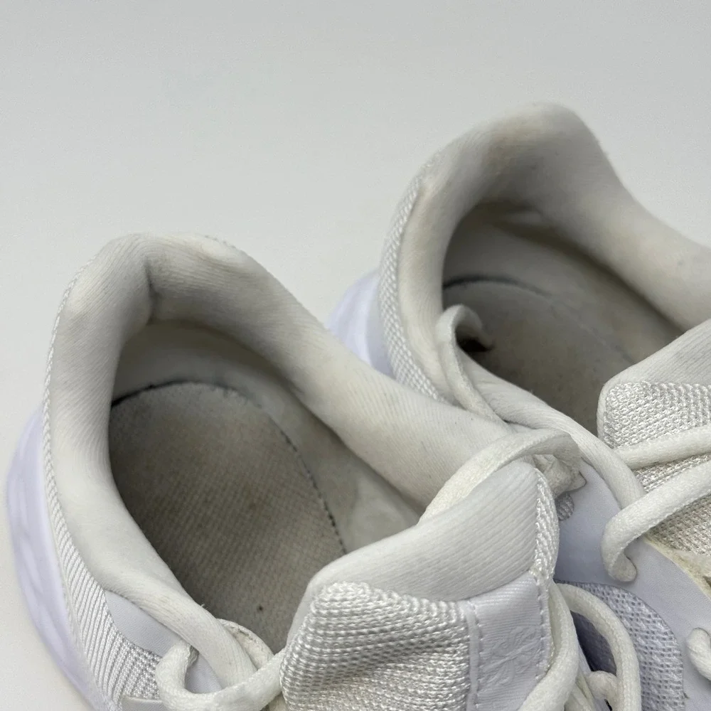 Nike Revolution 6 Mens White Running Shoes Athletic Sneakers‎ Size 9